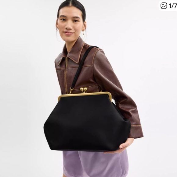 Coach Black Kisslock Large Frame Shoulder Bag with Gold Hardware - Picture 4 of 11